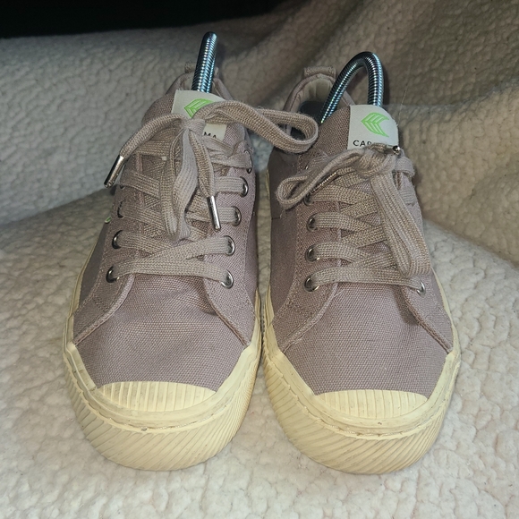Cariuma women's low canvas sneaker size 7.5 - Picture 2 of 8